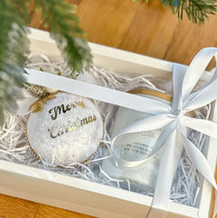 Christmas Bauble and Candle gift set- Gold Christmas Bauble and Candle gift set Gabificent