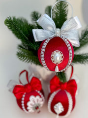 Christmas Baubles - Red with white - Set of 3 Christmas Baubles - Red with white - Set of 3 - Gabificent