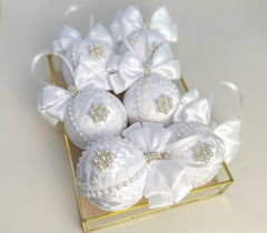 Christmas Baubles - White- 1 Bauble Christmas Baubles - White- Set of 6 Gabificent