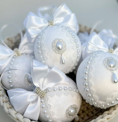 Christmas Baubles - White- Set of 6 Christmas Baubles - White- Set of 6 Gabificent