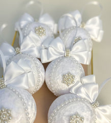 Christmas Baubles - White- 1 Bauble Christmas Baubles - White- Set of 6 Gabificent