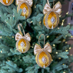 Christmas Baubles  and Tree Topper- Gold- Six Baubles and One Tree Topper Christmas Baubles and Tree Topper- Gold- Six Baubles and One Tree Topper Gabificent