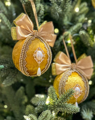 Christmas Baubles  and Tree Topper- Gold- Six Baubles and One Tree Topper Christmas Baubles and Tree Topper- Gold- Six Baubles and One Tree Topper Gabificent