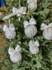 Christmas Baubles  and Tree Topper- Silver- Six Baubles and One Tree Topper Christmas Baubles and Tree Topper- Silver- Six Baubles and One Tree Topper Gabificent