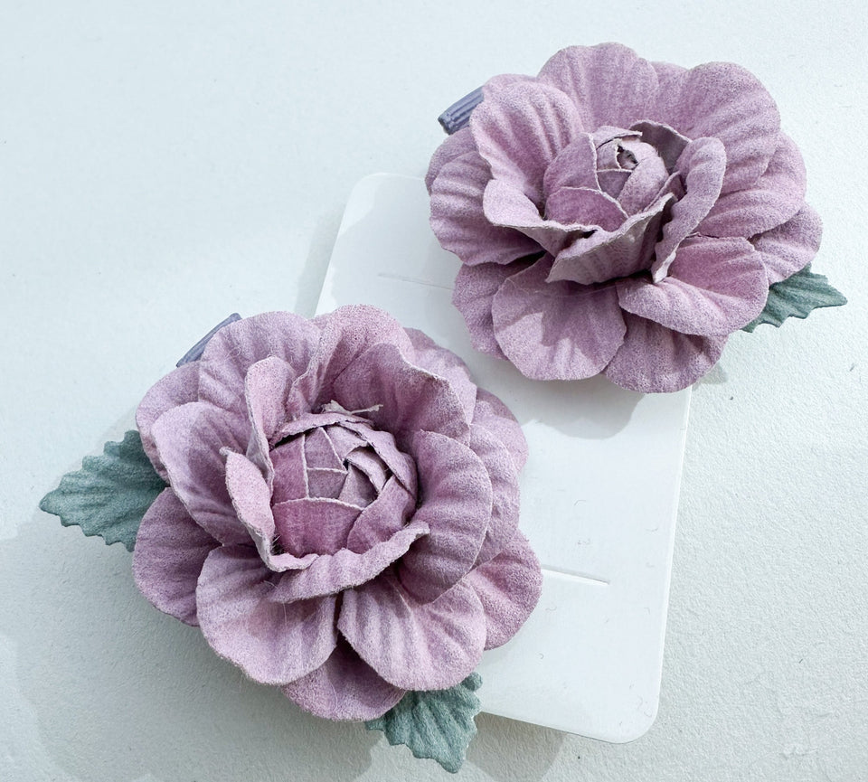 Hair clips with flowers