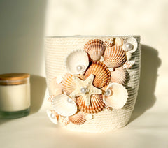 Indoor plant pot with shells