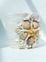 Indoor plant pot with shells