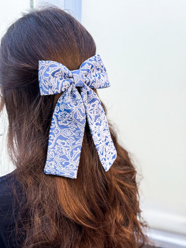 Large hair bow “Blue Dream”