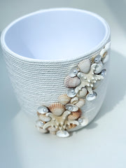 Indoor plant pot with shells