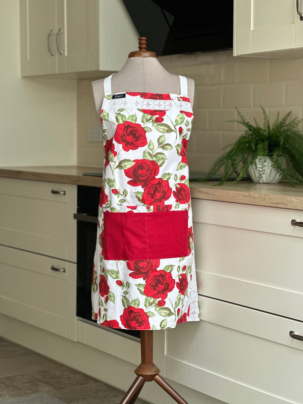 Apron “Roses” - Gabificent