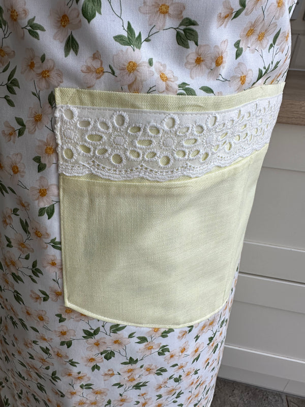 Apron “Yellow lace” - Gabificent