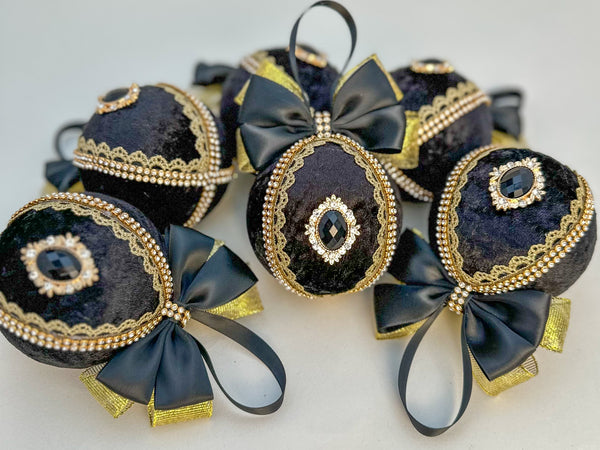 Christmas Baubles - Black - One Piece Gabificent