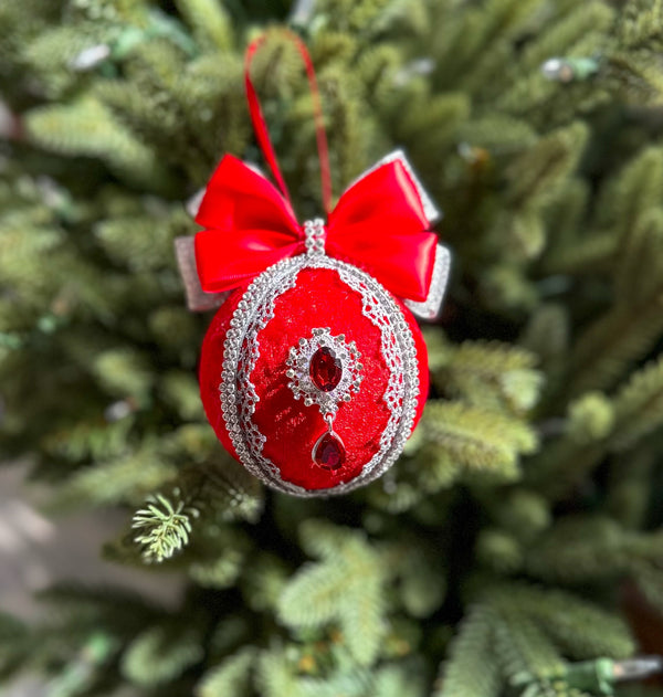 Christmas Baubles - Red with Silver - One Piece Gabificent