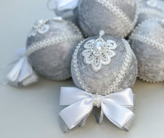 Christmas Baubles - Silver- One Piece Gabificent