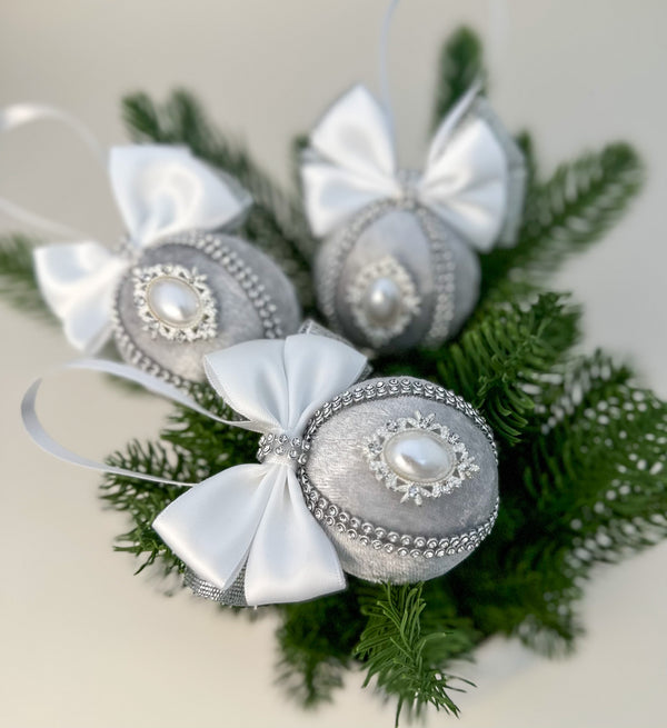 Christmas Baubles - Silver - Set of 3 - Gabificent