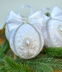 Christmas Baubles - White- Set of 3 Gabificent