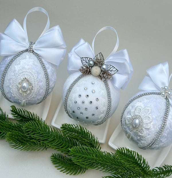 Christmas Baubles - White- Set of 3 Gabificent