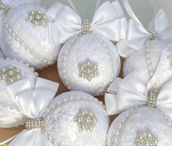 Christmas Baubles - White- Set of 6 Gabificent