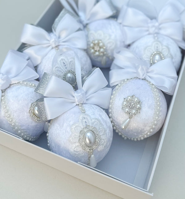 Christmas Baubles - White- Set of 6 - Gabificent
