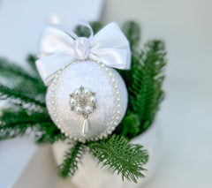 Christmas Baubles - White- Set of 6 - Gabificent