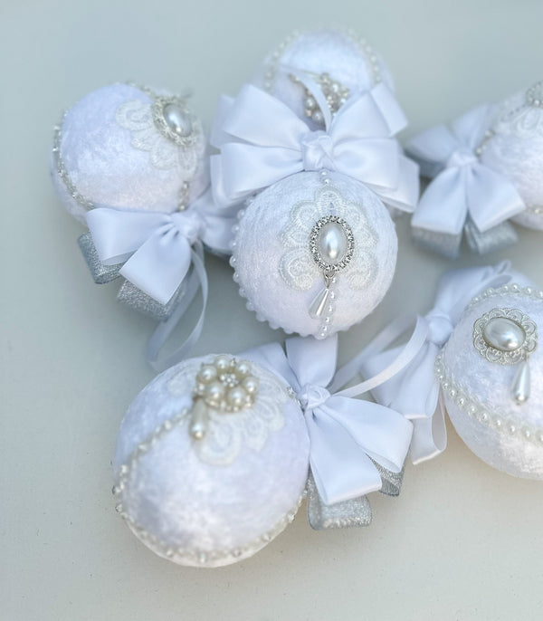 Christmas Baubles - White- Set of 6 - Gabificent