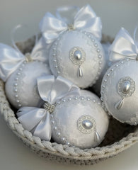 Christmas Baubles - White- Set of 6 Gabificent