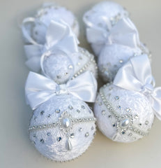 Christmas Baubles - White - set of 6 - Gabificent