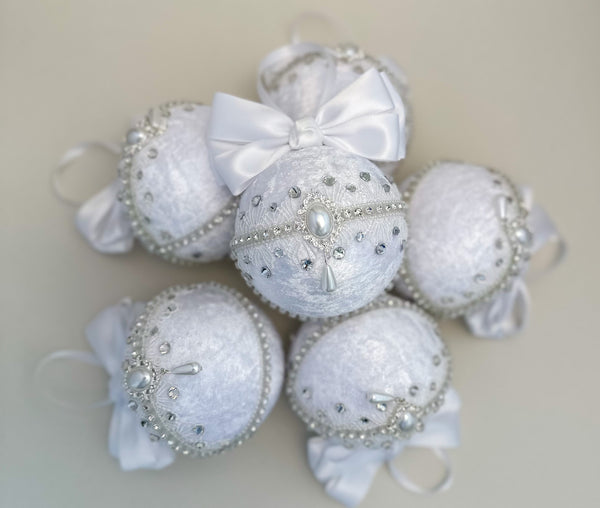 Christmas Baubles - White - set of 6 - Gabificent