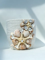 Indoor plant pot with shells