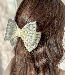 Large lace hair bow “Cream”