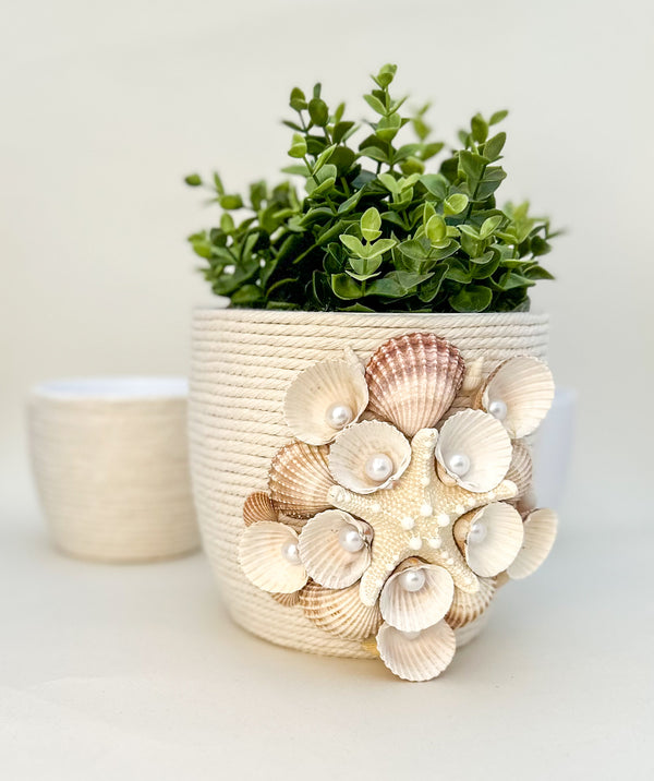 Indoor plant pot with shells Gabificent