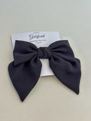 Large hair bow “Black” Gabificent