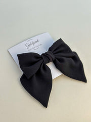 Large hair bow “Black” Gabificent