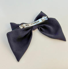 Large hair bow “Black” Gabificent