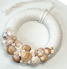 Wreath with shells and pearls Gabificent