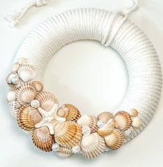 Wreath with shells and pearls Gabificent