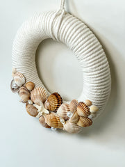 Wreath with shells and pearls Gabificent