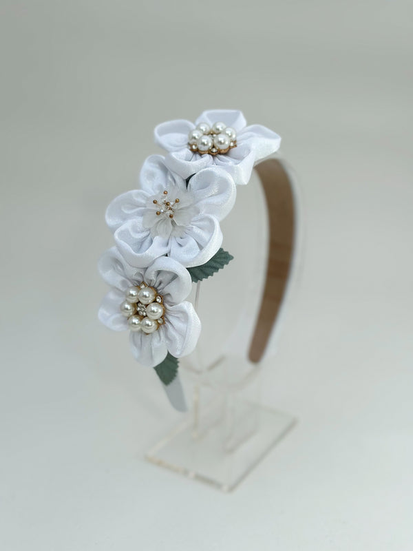 Headband with white flowers Gabificent